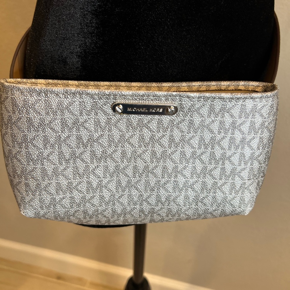 MICHAEL KORS LOGO BELT FANNY PACK PURSE SILVER HARDWARE